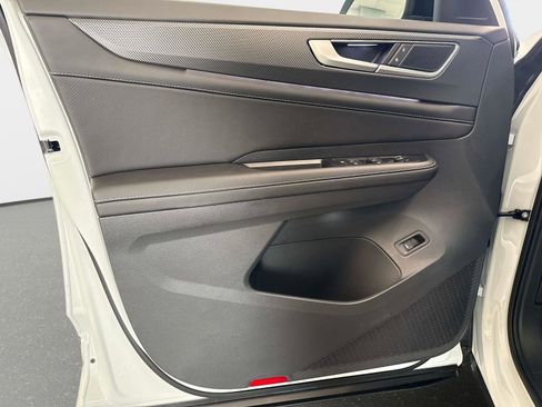 New 2026 Volkswagen Atlas Cross Sport SEL R-Line image 17