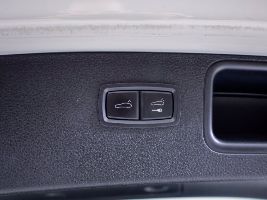 Certified 2021 Porsche Macan S AWD/4WD image 37