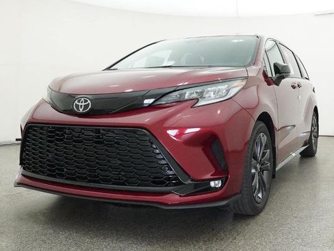 New 2026 Toyota Sienna XSE FWD image 23