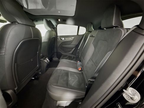 Certified 2023 Volvo C40 P8 Recharge Plus image 25