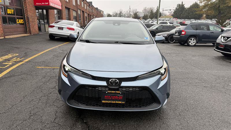 Used 2022 Toyota Corolla LE FWD image 2