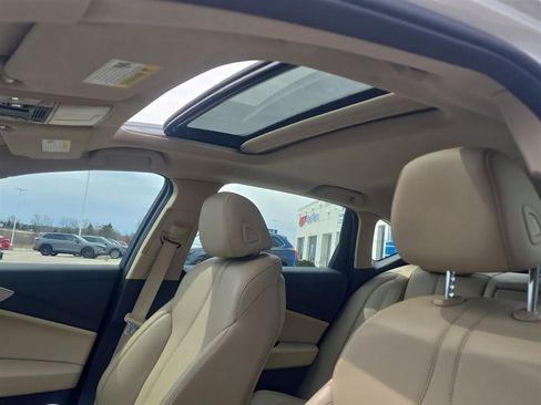 Used 2022 Acura TLX image 10