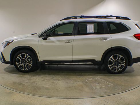 Used 2024 Subaru Ascent Touring AWD/4WD image 3