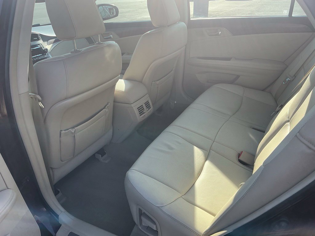 Used 2012 Toyota Avalon Limited FWD image 28