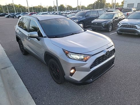 Used 2021 Toyota RAV4 XLE FWD image 2