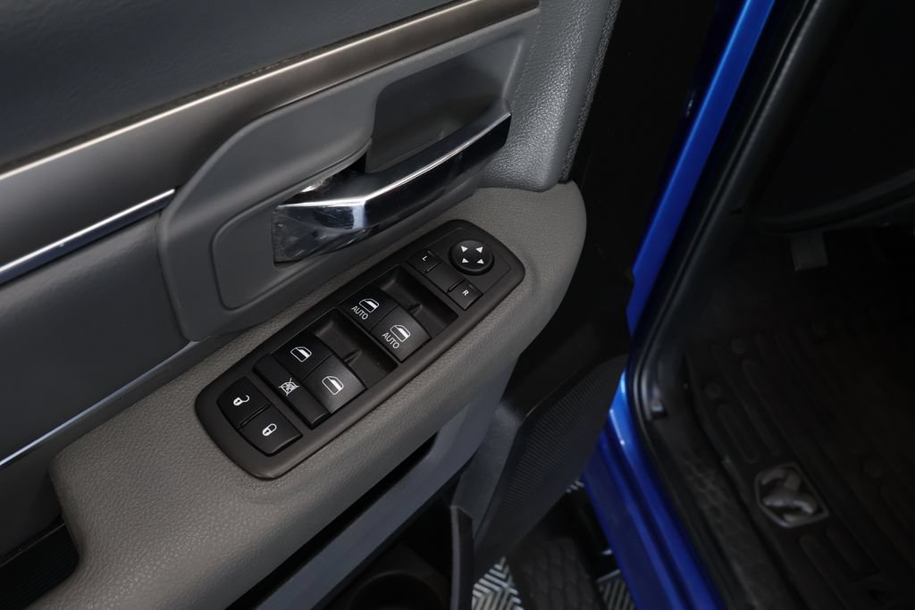 Used 2019 RAM 1500 Warlock w/ Electronics Group RWD image 18