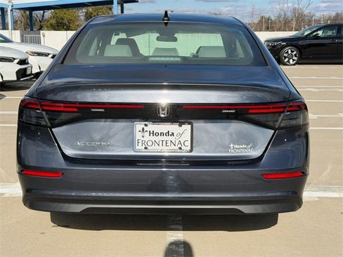 Certified 2025 Honda Accord SE image 4