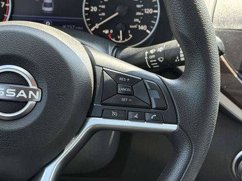 Used 2024 Nissan Altima 2.5 SV FWD image 14