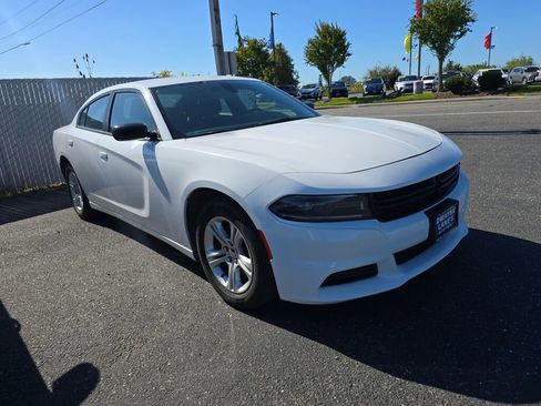 Used 2023 Dodge Charger SXT image 3