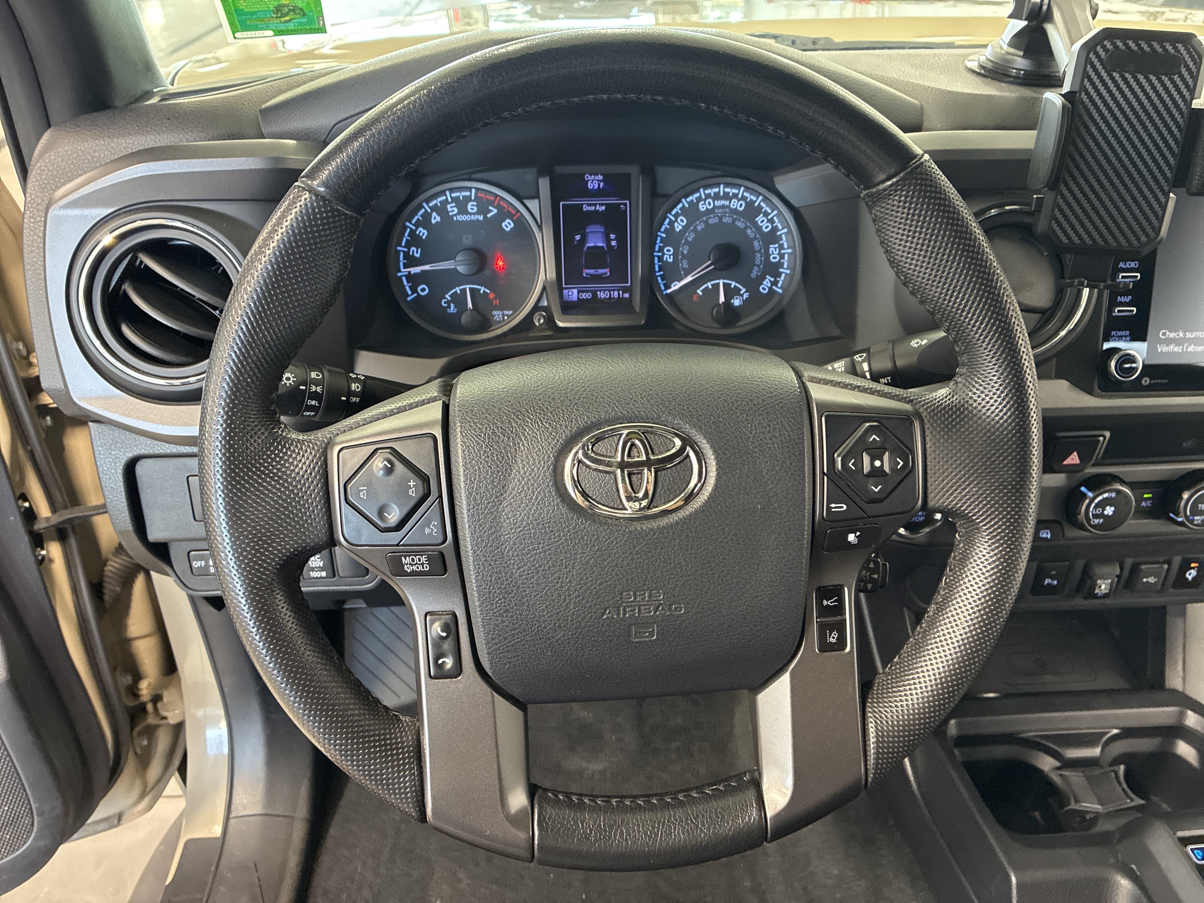 Used 2020 Toyota Tacoma TRD Off-Road w/ Technology Package AWD/4WD image 21