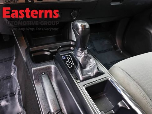 Used 2018 Toyota Tacoma SR RWD image 12