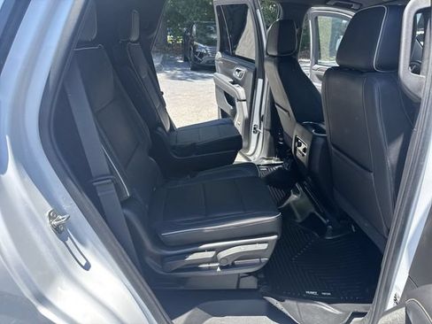 Used 2021 Chevrolet Tahoe Premier w/ Premium Package AWD/4WD image 11