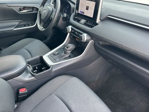 Used 2025 Toyota RAV4 XLE image 16