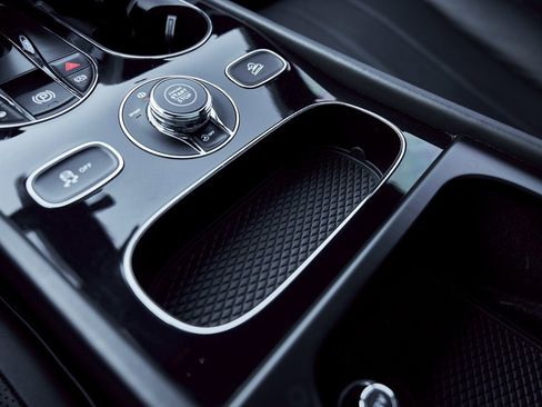 Used 2022 Bentley Bentayga image 62