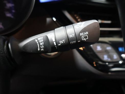 Used 2022 Toyota C-HR XLE image 35