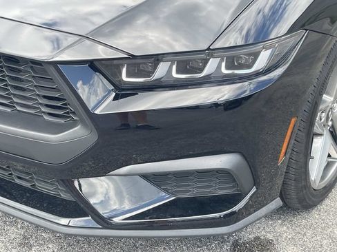 Certified 2024 Ford Mustang Coupe RWD image 11