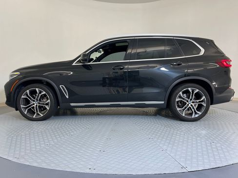 Used 2022 BMW X5 sDrive40i w/ Premium Package image 2