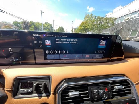 Certified 2025 Nissan Armada Platinum Reserve AWD/4WD image 13
