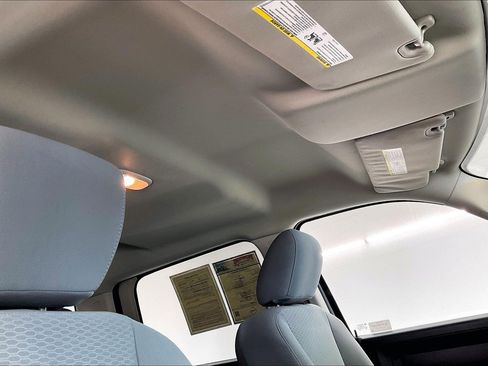 Used 2013 RAM 2500 Tradesman w/ Chrome Appearance Group image 23