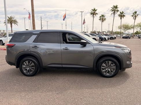 Used 2025 Nissan Pathfinder S AWD/4WD image 7