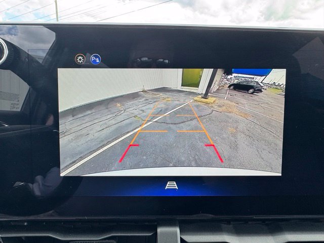 Used 2026 Chevrolet Equinox LT AWD/4WD image 9