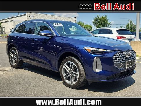Used 2025 Audi Q5 Premium w/ Convenience Package AWD/4WD image 1
