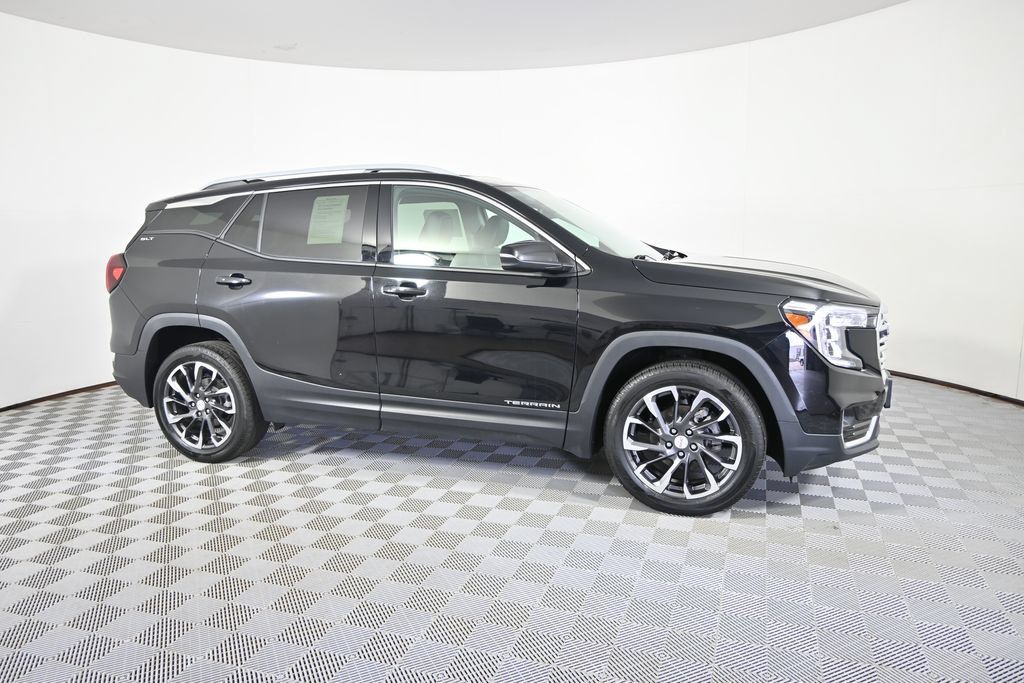 Used 2024 GMC Terrain SLT w/ LPO, Floor Liner Package AWD/4WD image 8