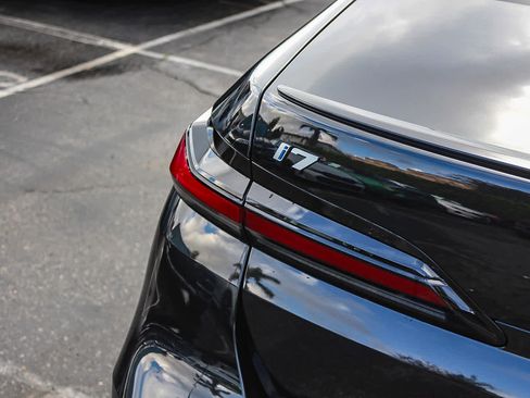 New 2026 BMW i7 eDrive50 w/ M Sport Package image 7