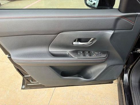 Certified 2025 Nissan Kicks SR AWD/4WD image 15