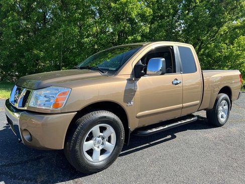 Used 2004 Nissan Titan SE AWD/4WD image 1