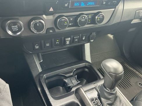 Used 2023 Toyota Tacoma TRD Off-Road w/ TRD Premium Off Road Package image 24