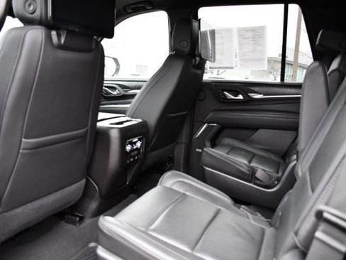 Used 2021 GMC Yukon Denali w/ Denali Premium Package image 22