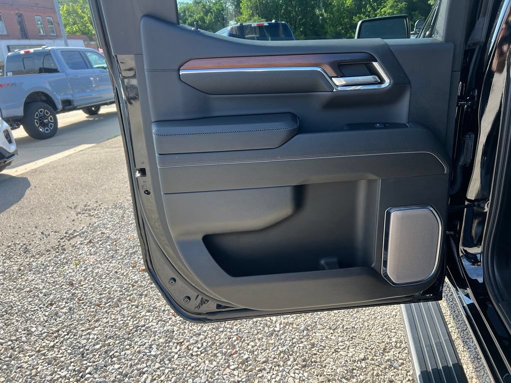 Used 2024 GMC Sierra 1500 Denali AWD/4WD image 16
