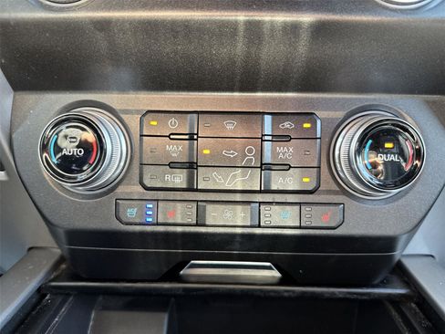 Used 2019 Ford F250 Platinum w/ Platinum Ultimate Package AWD/4WD image 21