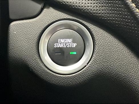 Used 2024 Chevrolet Equinox Premier image 23