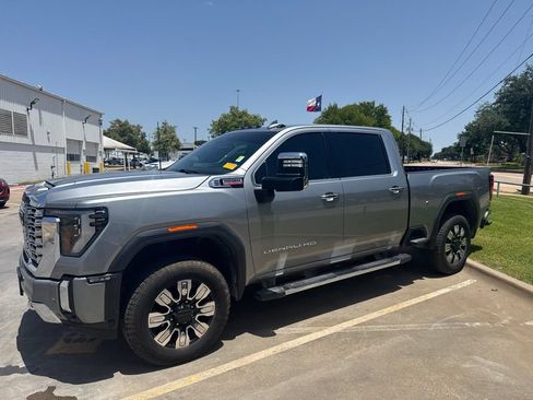 Used 2025 GMC Sierra 2500 Denali w/ Denali Reserve Package AWD/4WD image 1