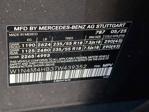 Used 2026 Mercedes-Benz GLB 250 4MATIC image 26