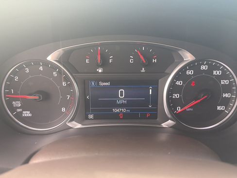 Used 2021 GMC Acadia SLE w/ Driver Convenience Package FWD image 10