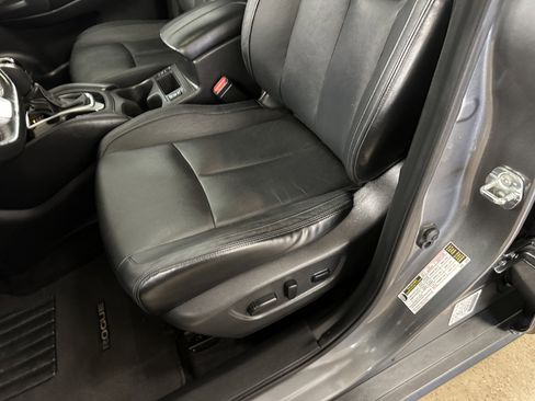 Used 2018 Nissan Rogue SL image 45