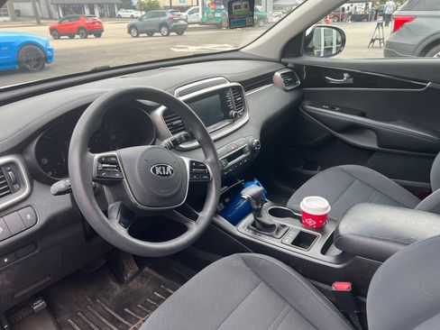 Used 2019 Kia Sorento AWD V6 image 8