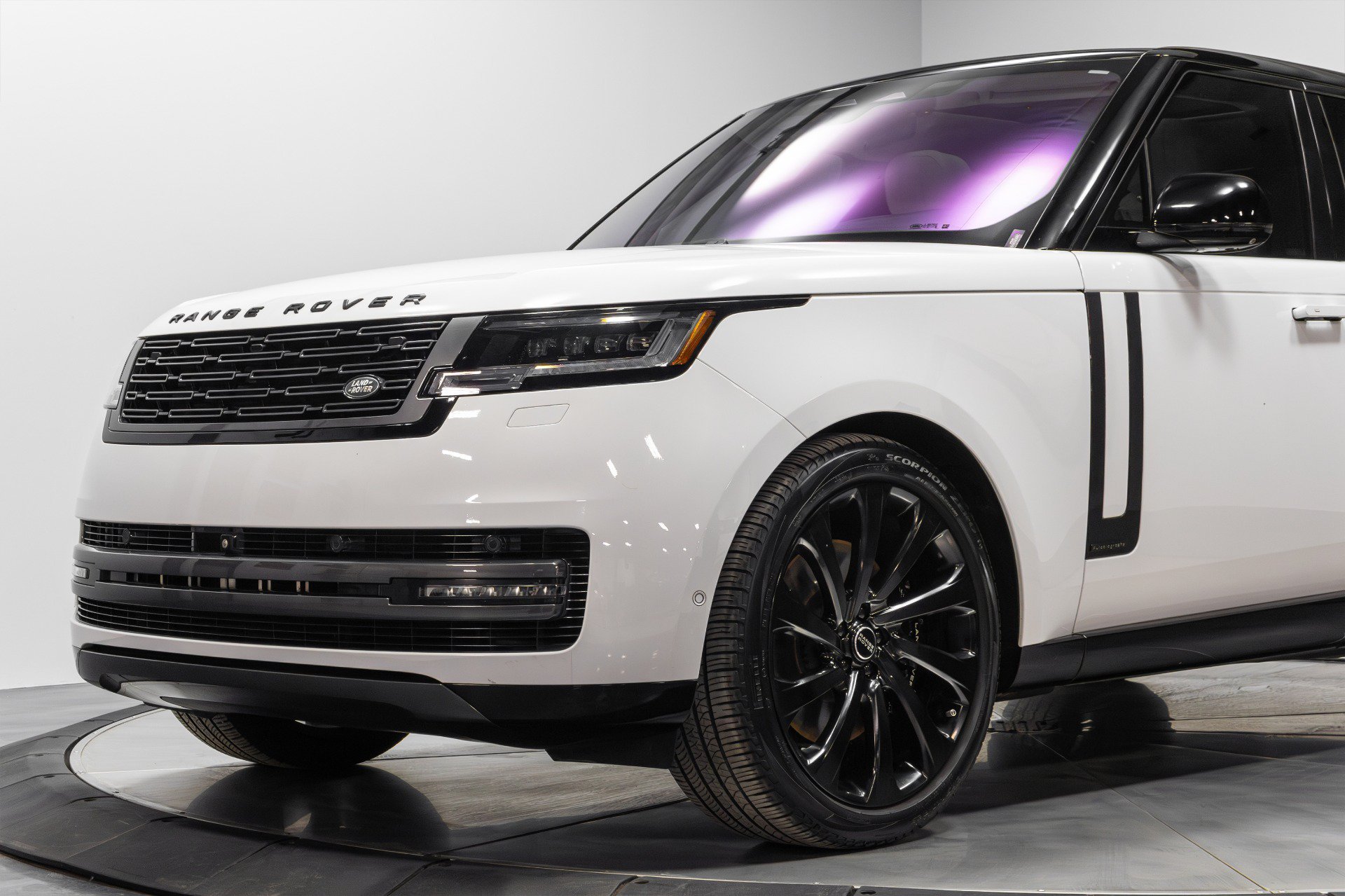 Used 2023 Land Rover Range Rover Long Wheelbase Autobiography AWD/4WD image 4