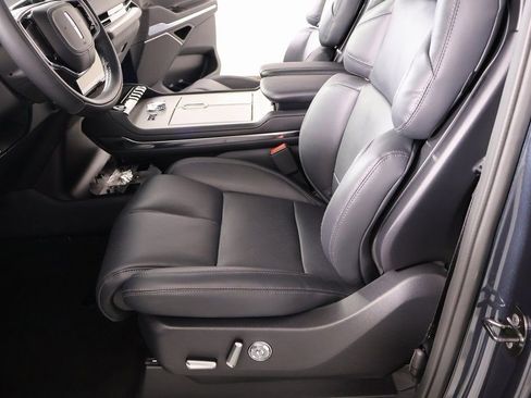 New 2025 Lincoln Navigator Reserve w/ Jet Appearance Package image 11