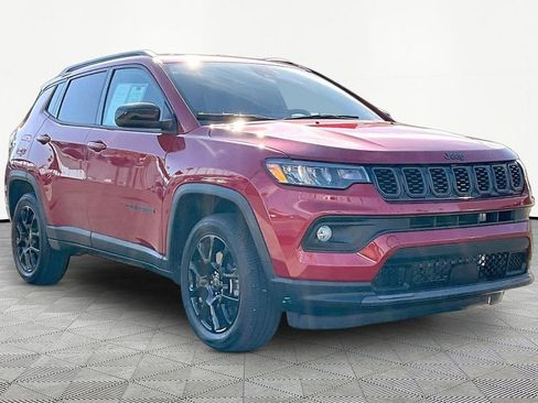 Used 2025 Jeep Compass Latitude w/ Altitude Special Edition image 5