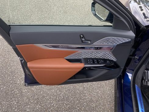 New 2026 BMW 760i xDrive w/ Executive Package image 14