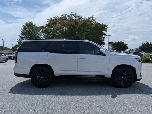 Used 2022 Cadillac Escalade Sport Platinum w/ LPO, ONYX Package AWD/4WD image 9