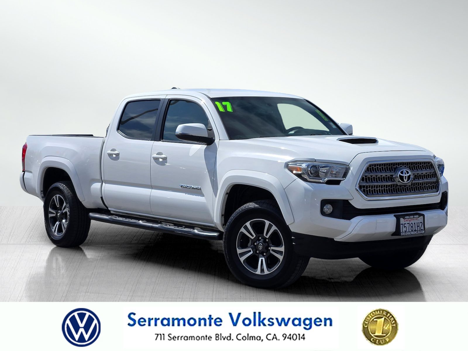 Used 2017 Toyota Tacoma TRD Sport w/ Tow Package RWD image 1