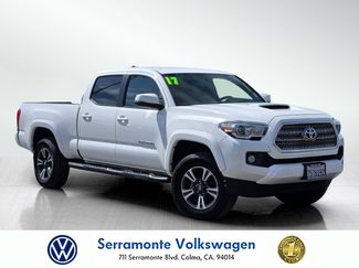 Used 2017 Toyota Tacoma TRD Sport w/ Tow Package RWD video 1