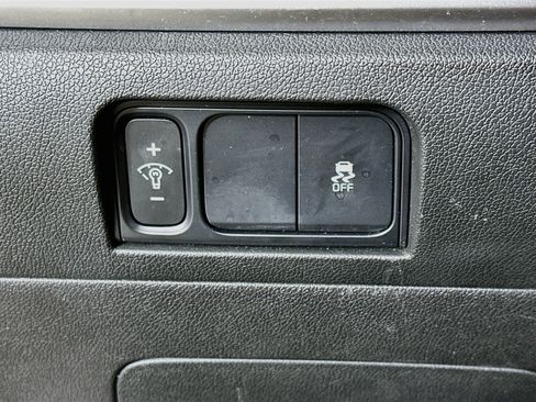 Used 2024 Kia Sorento S FWD image 17