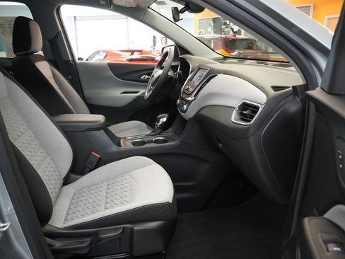 Used 2024 Chevrolet Equinox LS w/ LS Convenience Package FWD image 36