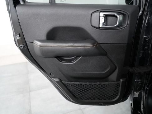 Used 2025 Jeep Wrangler Unlimited Sahara w/ Safety Group AWD/4WD image 16